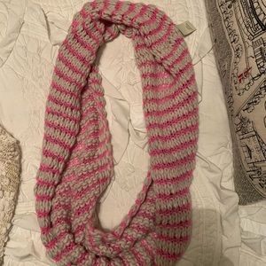 American Eagle NWT Knit Infinity Scarf